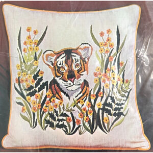 Bucilla Crewel Pillow Kit Buttercub 2459 Tiger Floral Vintage 16" USA Sealed New